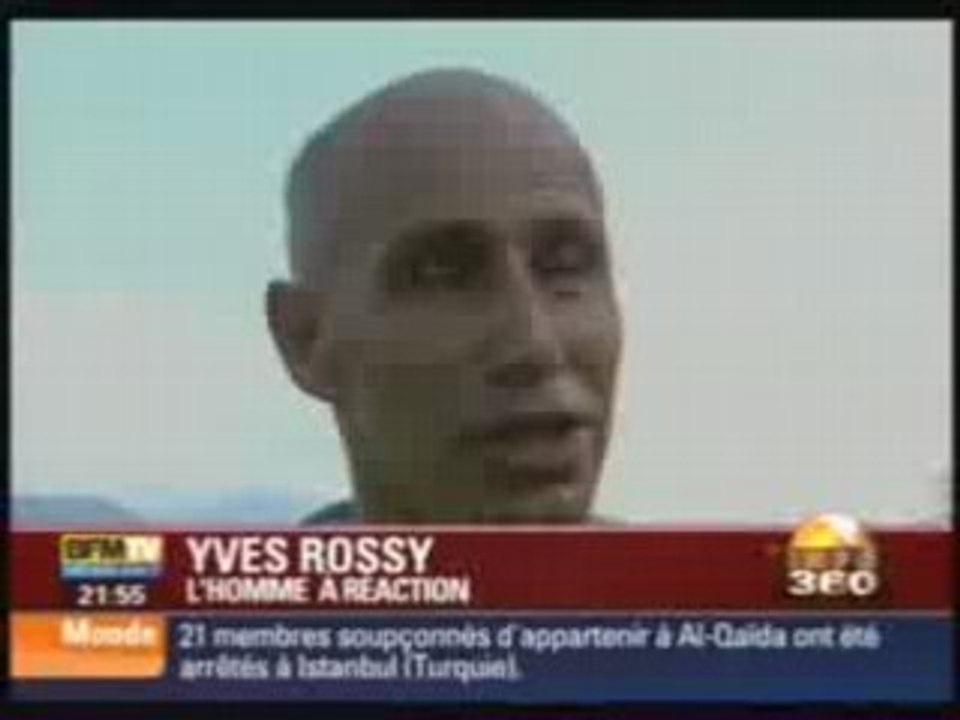 Un homme a réussi a voler avec des réacteurs fixés au dos