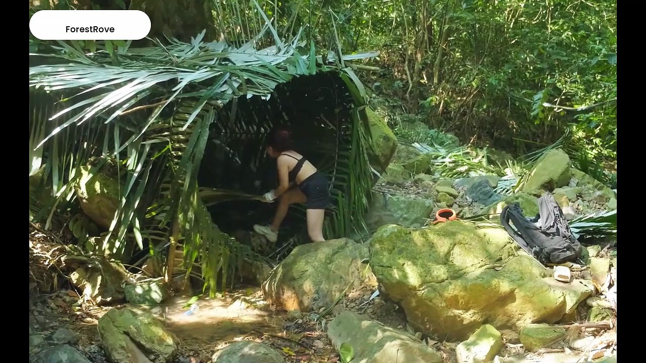 Young Girl Surviving Alone in the Deep Forest All Night 🌲🔥 | Wild ...