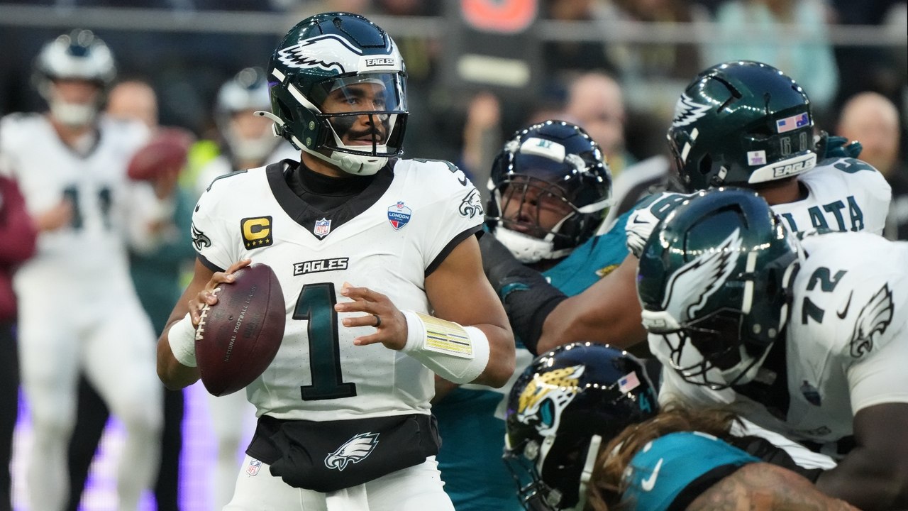 Jalen Hurts' Blood Clot Care Raises NFL Safety Questions - video ...
