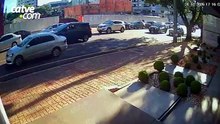 Câmera de segurança mostra momentos antes de acidente que matou motociclista em Cascavel