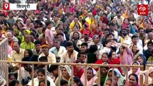 समाजसेवियों की सेवा से अच्छा, मरीज अस्पताल में दम तोड़ दे, 1 केला, 6 लोग और 40 फोटो पर बरसे धीरेंद्र शास्त्री