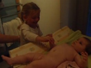 EMMY ET CLOE S' AMUSENT