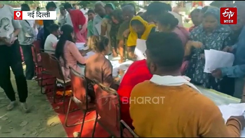 'गरीबों को मताधिकार से वंचित किया जा रहा', राहुल गांधी ने चुनाव आयोग पर उठाए सवाल