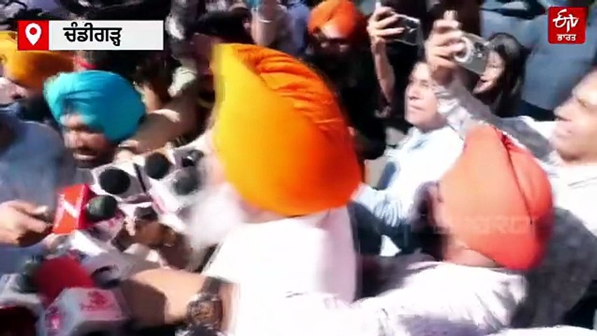 ਰਵਨੀਤ ਬਿੱਟੂ ਦੀ 'ਟੱਲੀ' ਵਾਲੀ ਸਿਆਸਤ ! ਆਖਿਰ ਕਿਉਂ ਸਦਨ ਬਾਹਰ ਸ਼ਰਾਬ ਦੀ ਬੋਤਲ ਲੈ ਕੇ ਪਹੁੰਚੇ ? CM ਮਾਨ ਨਾਲ ਜੁੜਿਆ ਮਾਮਲਾ