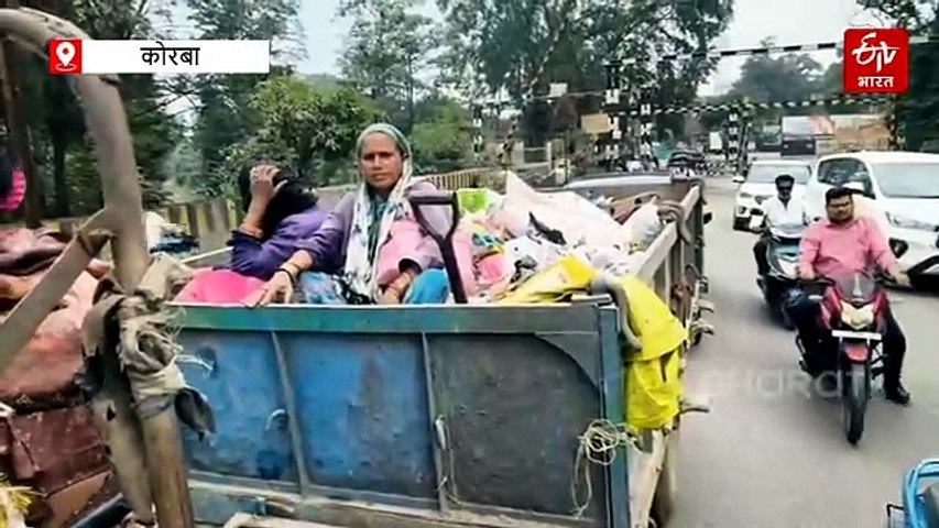 कोरबा में स्वच्छता अभियान पर सवाल, कचरा कलेक्शन में नियमों की अनदेखी, बिना नंबर प्लेट वाले ट्रैक्टर में स्वच्छता दीदियां