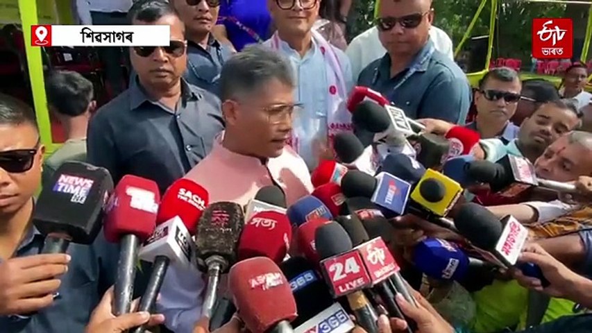বানে ধোৱা শিৱসাগৰৰ কৃষকক তামোল-নাৰিকলৰ পুলি বিতৰণ