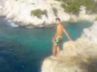 Saut de 13m dans la mer
