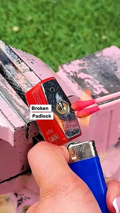 Key breaking right inside a padlock gets fixed - video Dailymotion