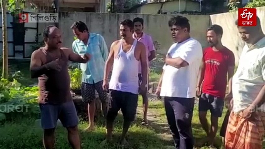 শিলিগুড়িতে প্রাতঃভ্রমণের সময় কোপ শিক্ষিকাকে,  নিজেকেও আঘাত অভিযুক্তের