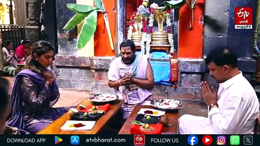శ్రీకాళహస్తీశ్వర ఆలయాన్ని దర్శించుకున్న కొణిదెల ఉపాసన