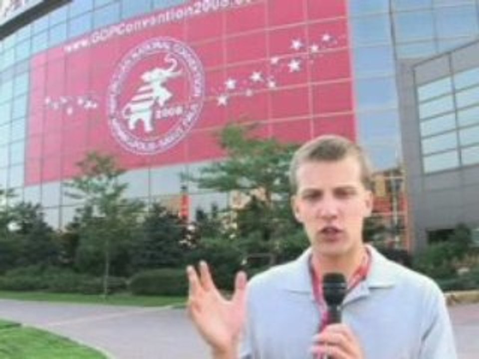Gustav blows, convention stalls
