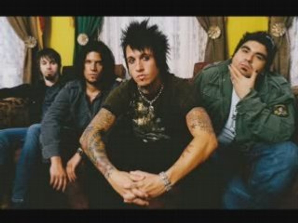 Papa Roach - She loves me not