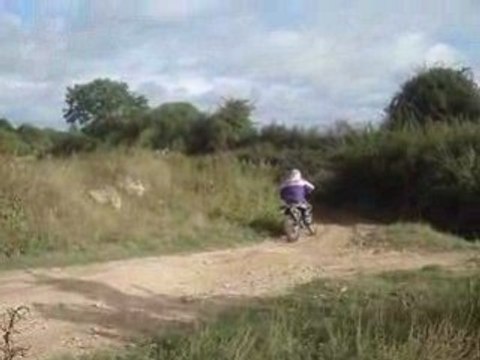 La christophe fais un petit sau a 2 balle av la fantic