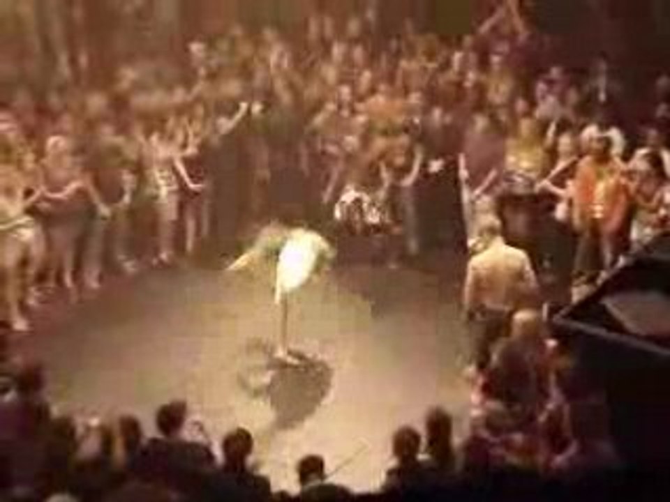Capoeira ass kicking_LoL