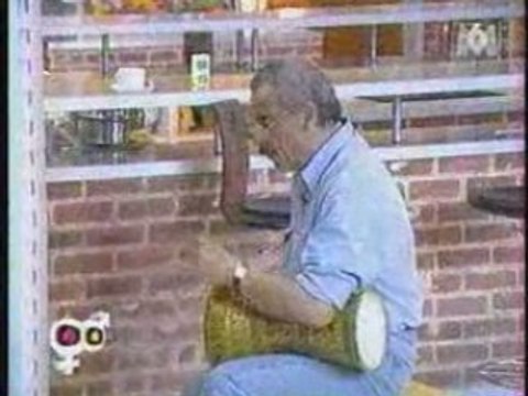 A Paris Cours de darbouka...M6...Les Colocataires et Cours de derbouka en directe......M6