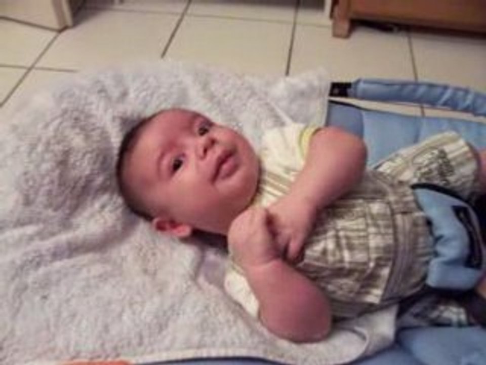 Fausse Pub pour vrai bébé