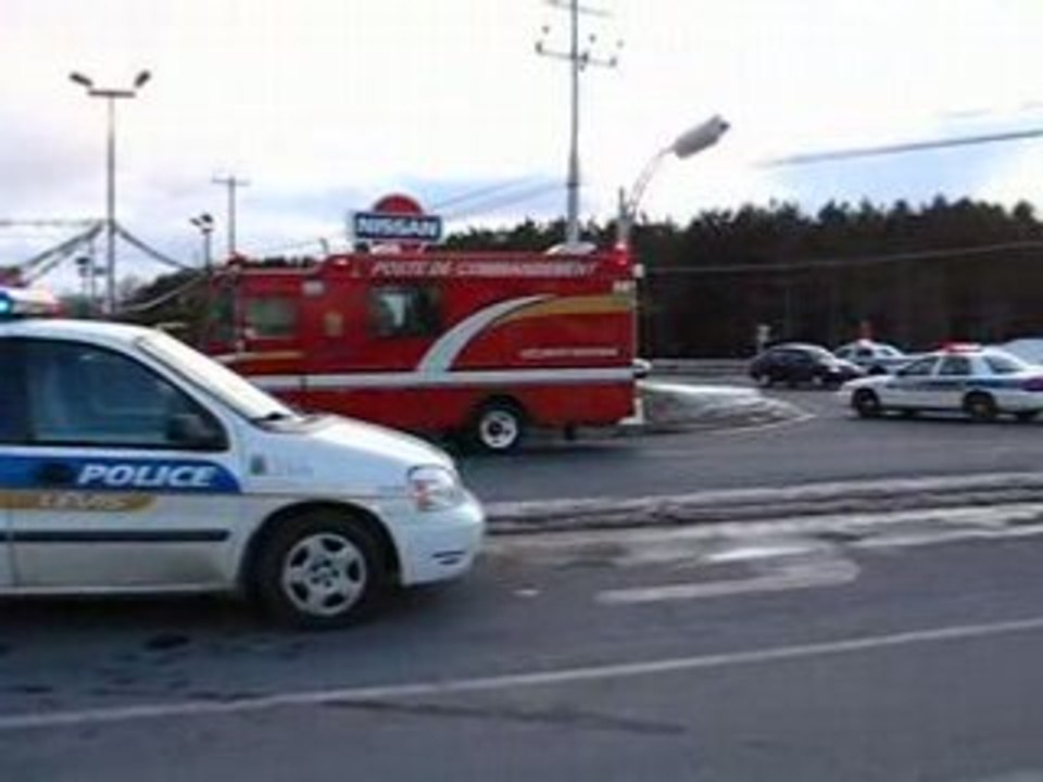 Levis Police 02