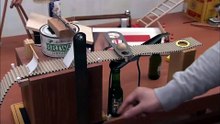 装置 No. 129 - テーブルクロス引き (Tablecloth Pulling)