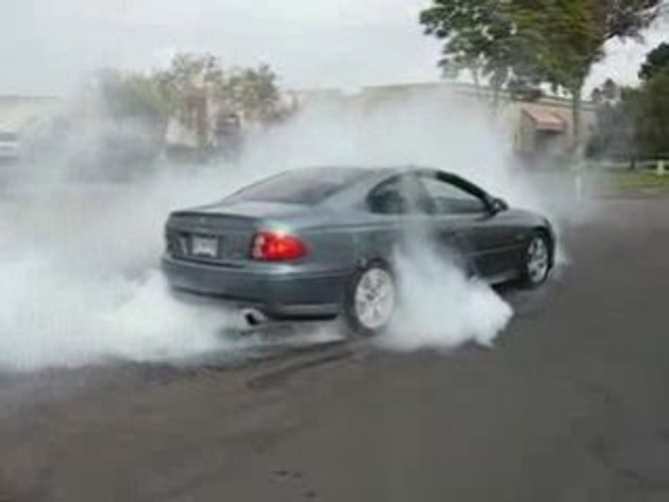 2005 GTO Burnout
