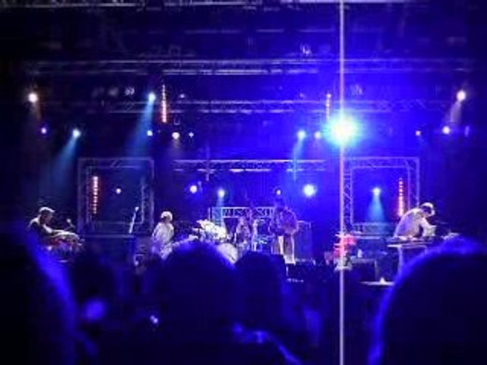 Jamie Lidell - A Little Bit oF Feel Good (live)