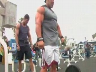 Muscle Beach - Joe Tong ,Shawn Lasley & Jay Cutler pt2