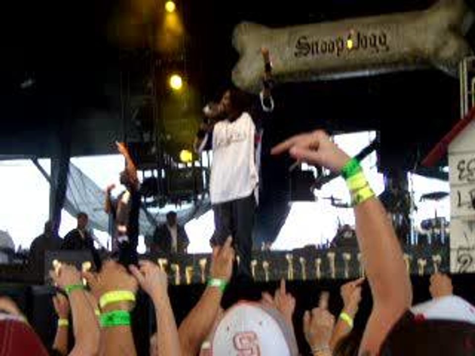 Snoop Dogg, in Buffalo NY