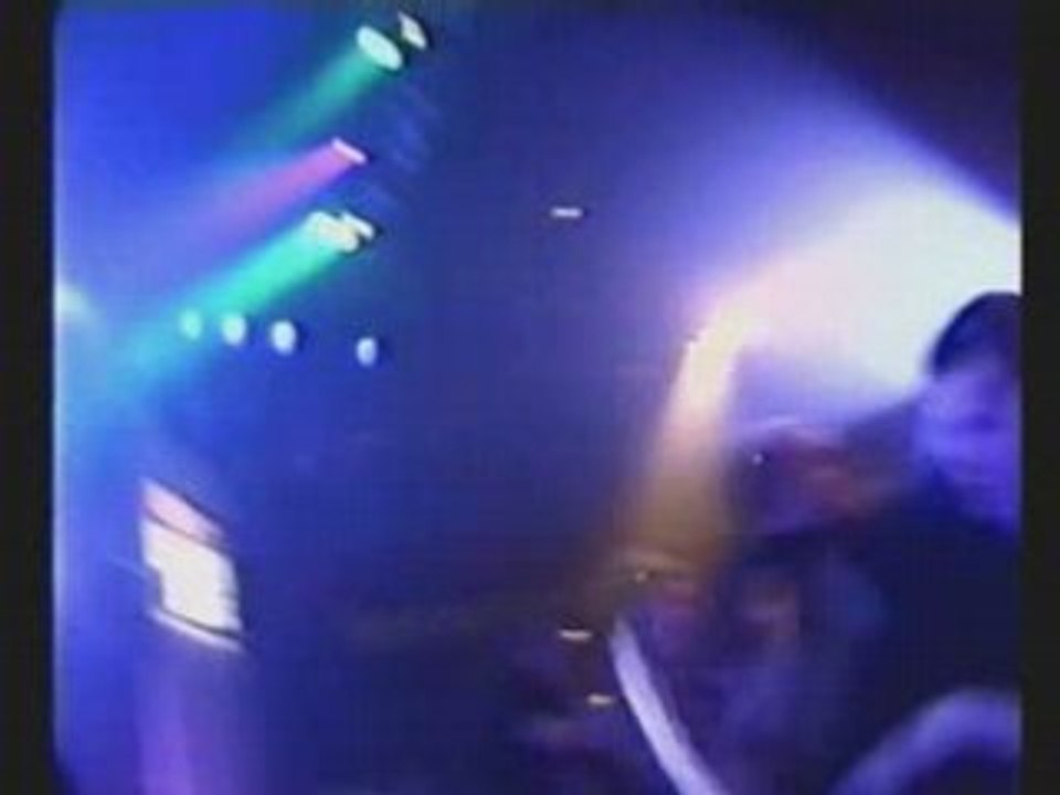 Deftones-my own summer (show it) live at london in 1997