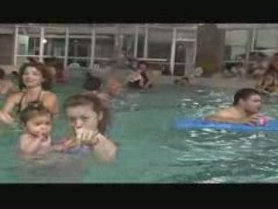 13 mois, à la piscine.
