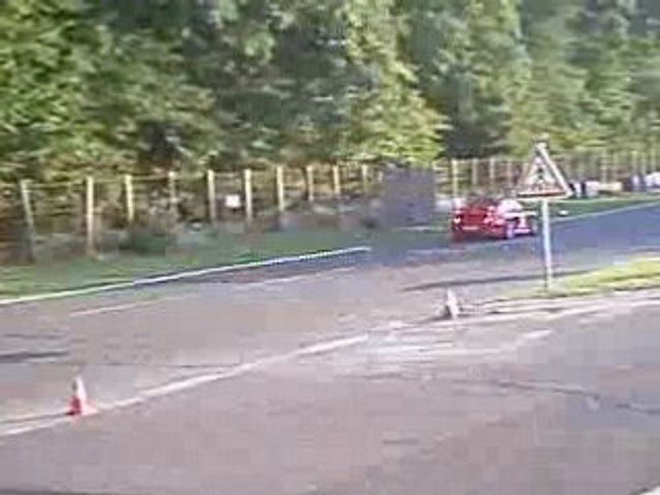 QUELQUES TOURS AU VOLANT D' UNE PORSCHE GT3