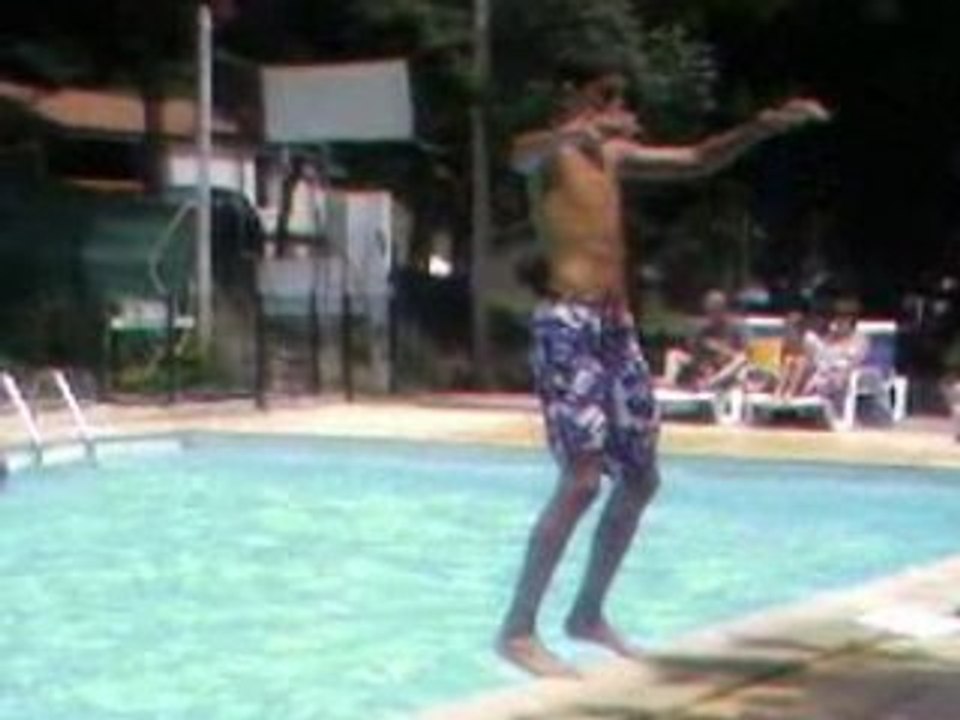 Mon salto arriere a la piscine