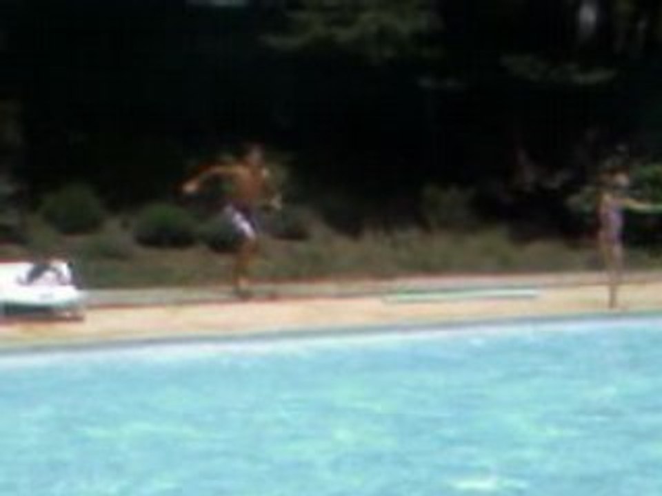 Mon salto avant a la piscine