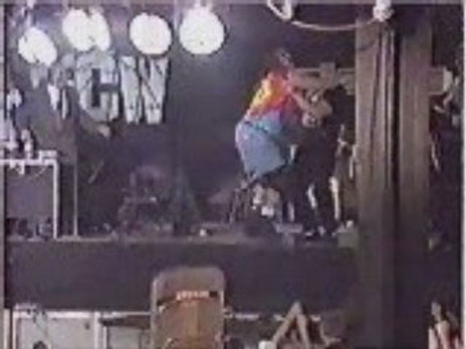 WWE ECW - Chokeslam Through 3 Tables