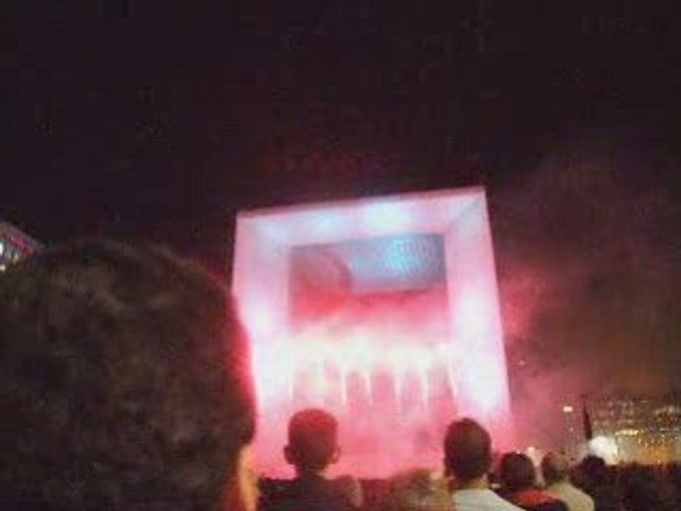 Paris la Défense : feu d'artifice des 50 ans