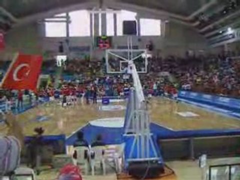 Maç öncesi Milliler ısınıyor