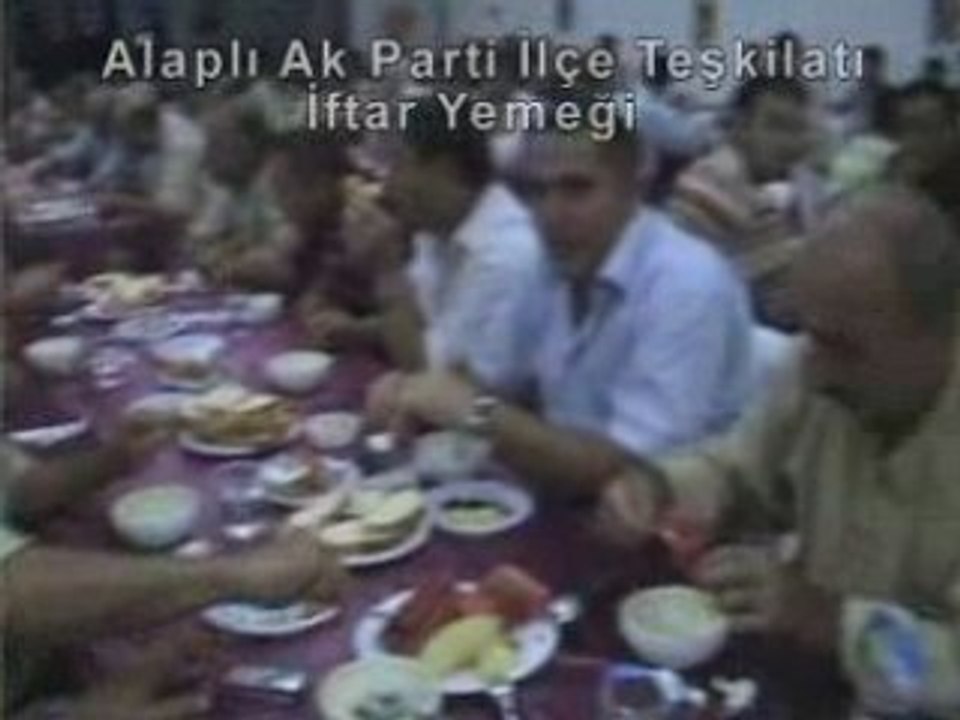 alapli Ak parti ilçe teşkilatı iftar yemeği