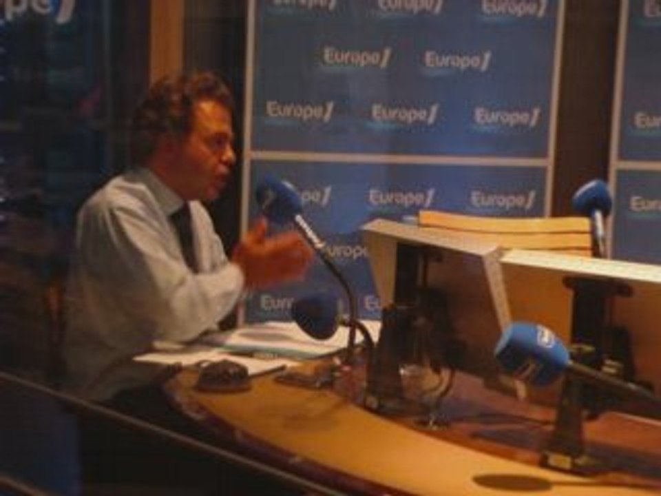 Luc Chatel répond aux auditeurs d'Europe 1 Soir