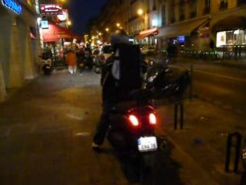 Casse-toi , Barre-toi ... Merde le feu est rouge ...