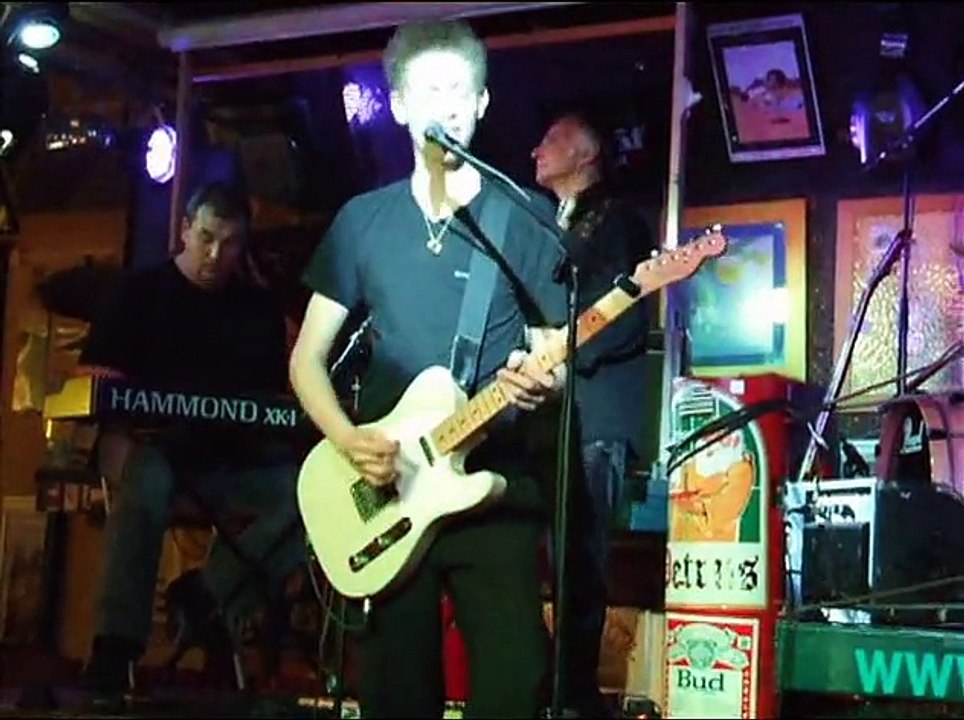 I play the blues for you