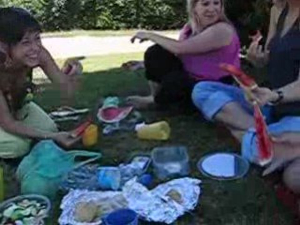 Le concours de lancer de pépins!