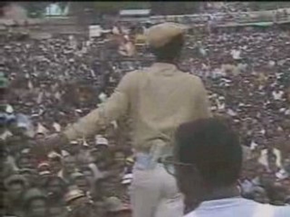 Eek a Mouse - Ghetto Living (Sunsplash 1982)