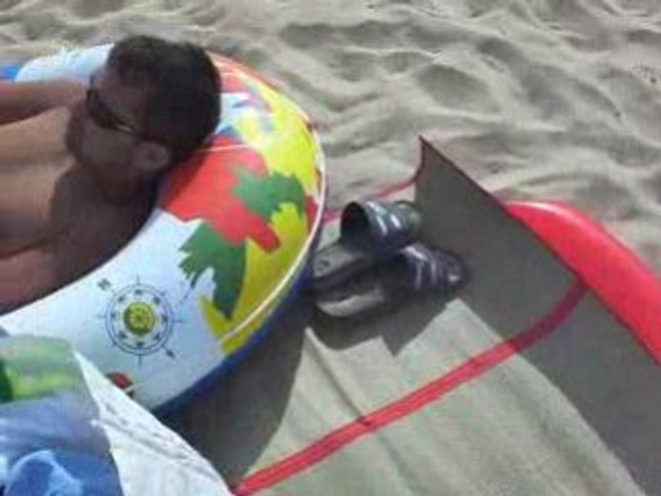Ils dorment a la plage