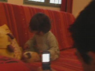 Elena 19 MOIS avec Léo