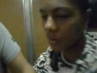 christopher et steev dans l'ascenceur