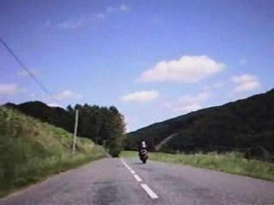 DEPASSEMENT AU POIL- MOTO