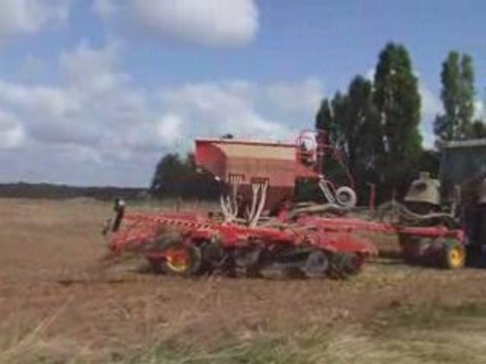 Semis de colza dans la Vienne