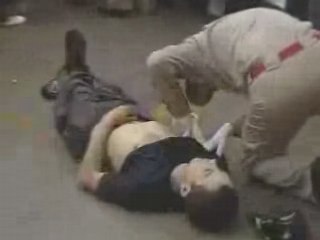 Rapaz participa de festa, separa briga e é assassinado