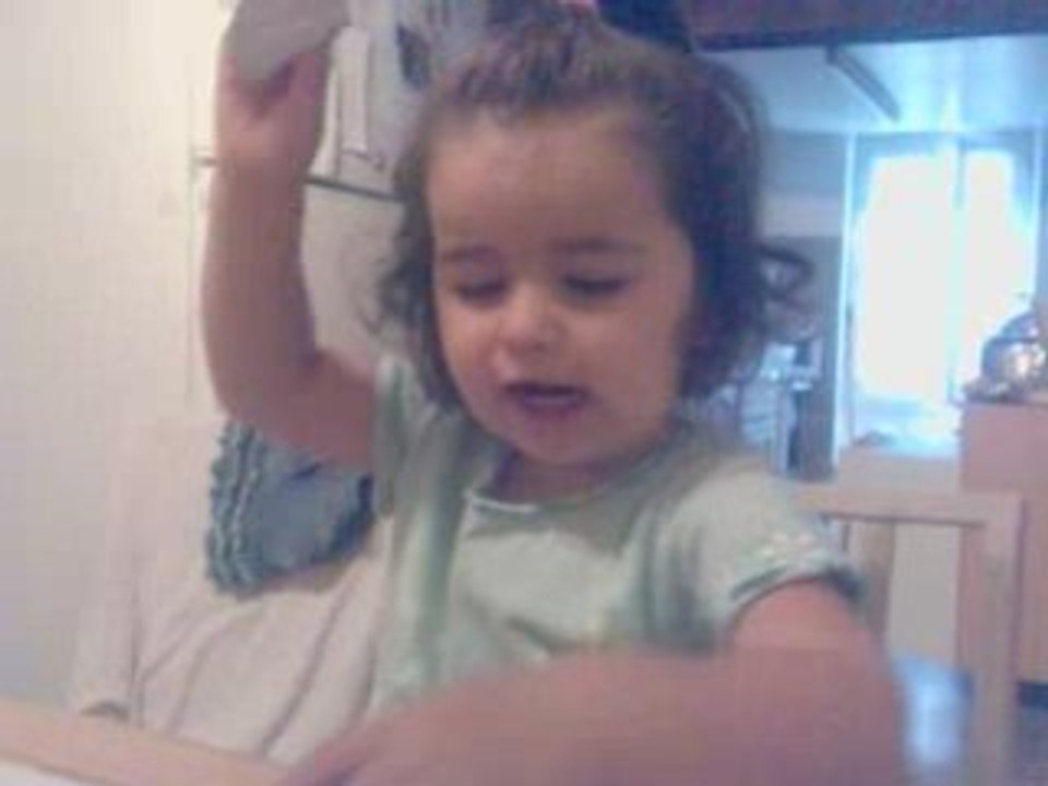 Margault chante une souris verte