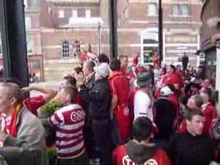 Vivez l'ambiance unique d'un pub lors du match contre Liverpool ⚽