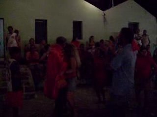 Zé bandeira dançando