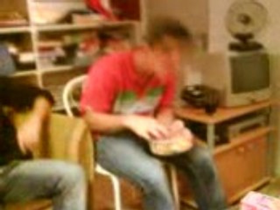 marco en quête DU bonbon lol